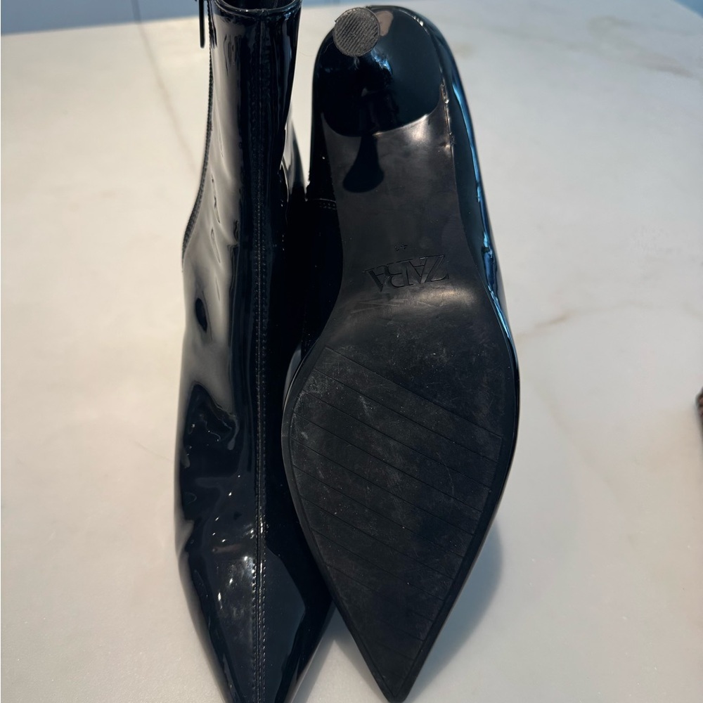 Zara Black Ankle Booties with Glossy Finish - Picture 3 of 3